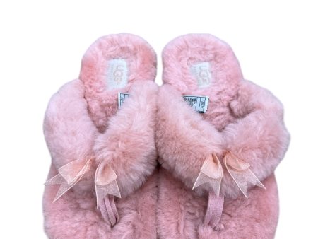 Sandals Flats By Ugg In Pink, Size: 6 Fashion